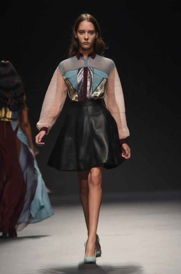 main_image_label